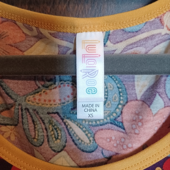 Lularoe Classic T, size XS - Picture 3 of 4